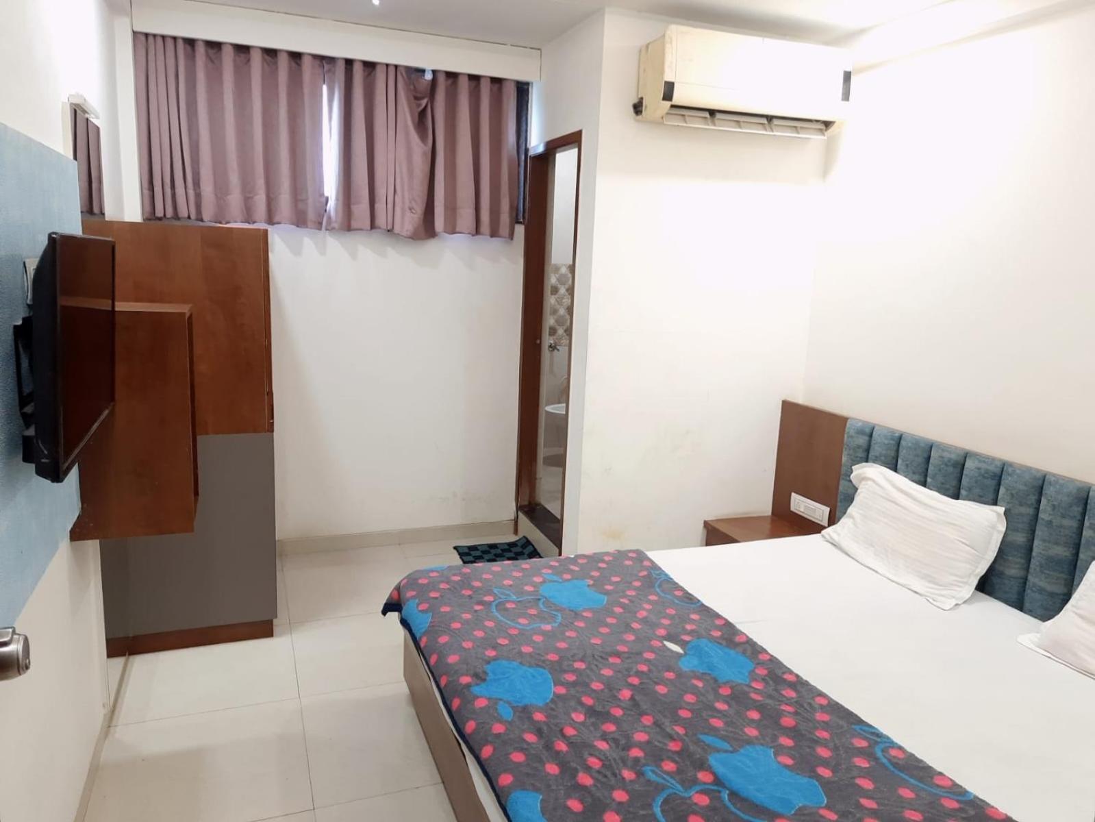 Kāsandra Hotel Murlidhar Rooms מראה חיצוני תמונה
