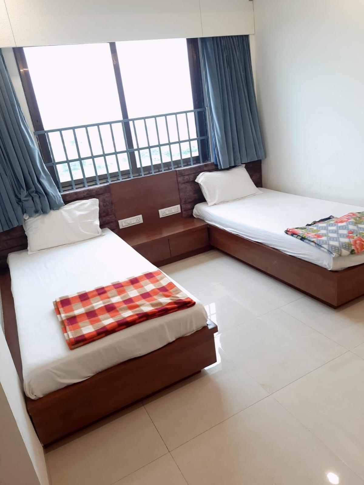 Kāsandra Hotel Murlidhar Rooms מראה חיצוני תמונה